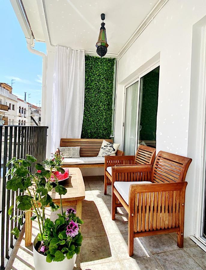 Abbott Apartment - 1 Min From The Beach - 100M2 - Sleeps 8 Сіджас Екстер'єр фото