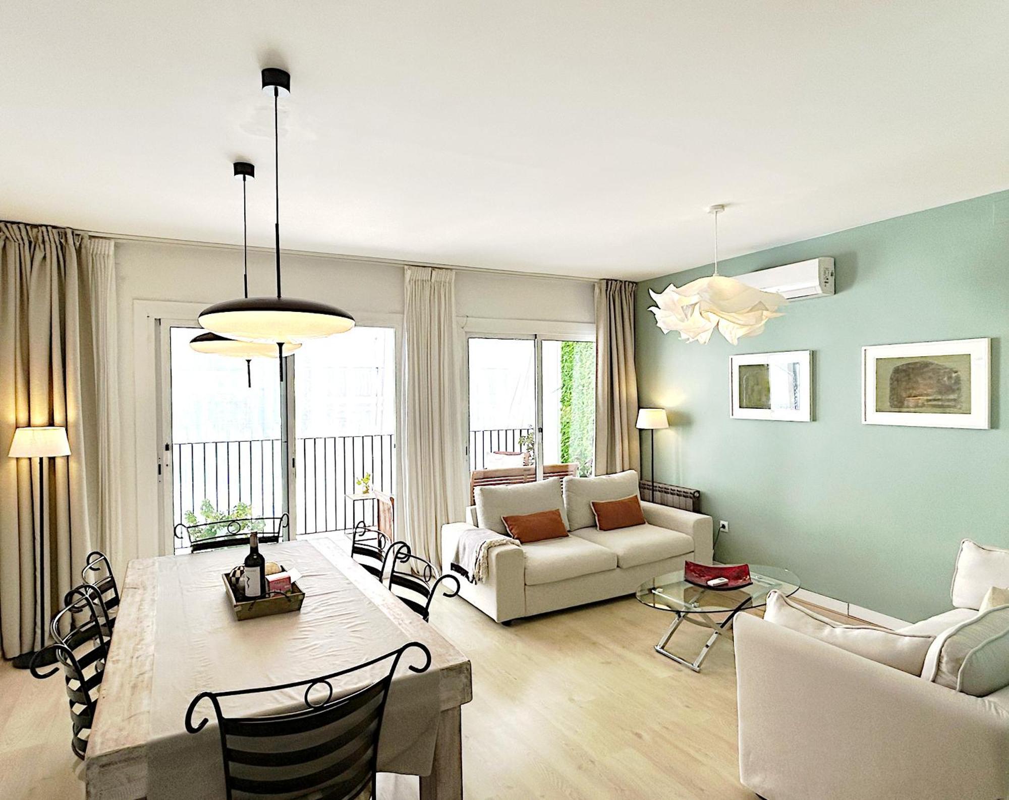 Abbott Apartment - 1 Min From The Beach - 100M2 - Sleeps 8 Сіджас Екстер'єр фото