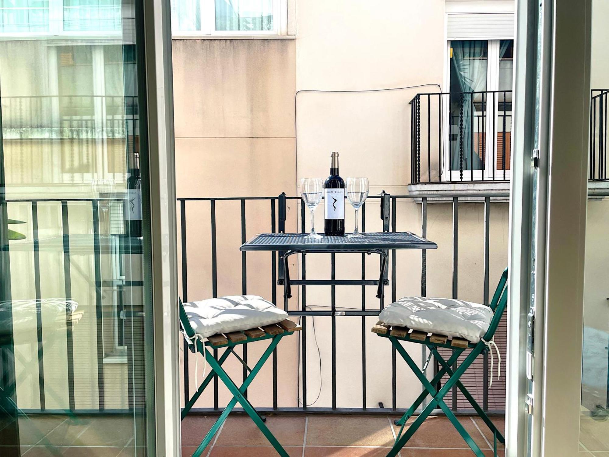 Abbott Apartment - 1 Min From The Beach - 100M2 - Sleeps 8 Сіджас Екстер'єр фото
