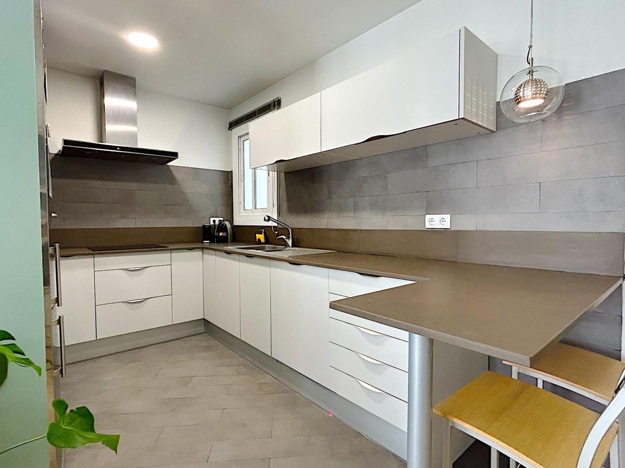 Abbott Apartment - 1 Min From The Beach - 100M2 - Sleeps 8 Сіджас Екстер'єр фото